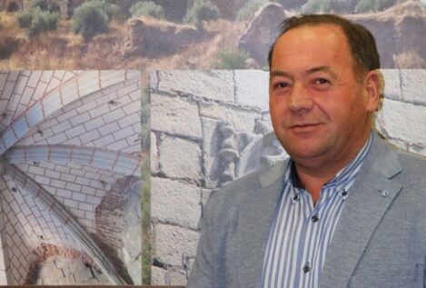 Un alcalde del PSOE, acusado de acosar a una subordinada: «Quieres una comida de almeja»