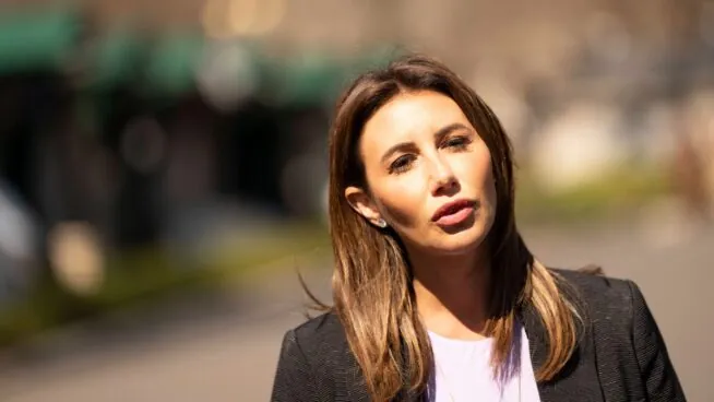 La abogada de Trump dimite como fiscal al ejercer sin la aprobación del Senado de EEUU