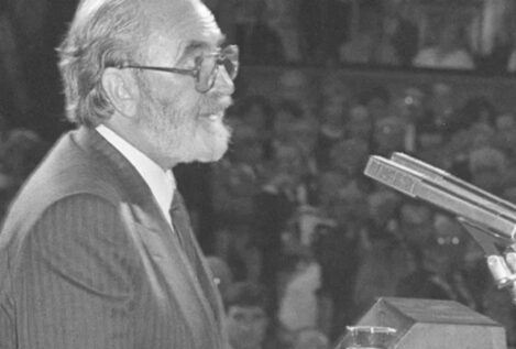 Ángel González en la RAE