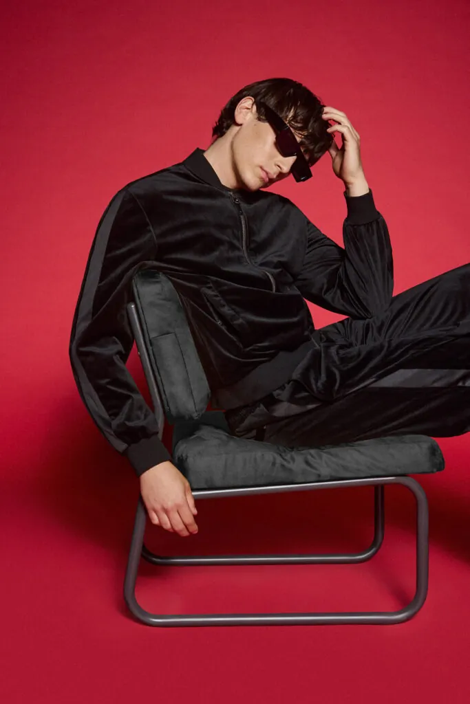 Chándal de terciopelo negro de Antony Morato