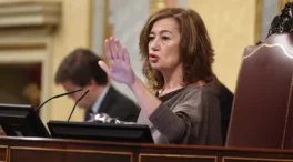 Armengol no le coge el teléfono al PP para evitar confirmar si citará a Sánchez en el Congreso