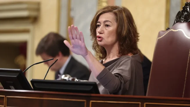 Armengol no le coge el teléfono al PP para evitar confirmar si citará a Sánchez en el Congreso