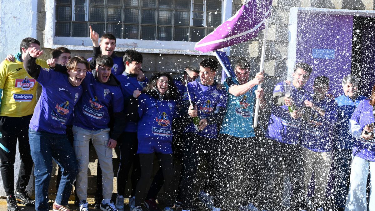La Bañeza FC, el equipo modesto que se ha llevado el premio Gordo de Navidad