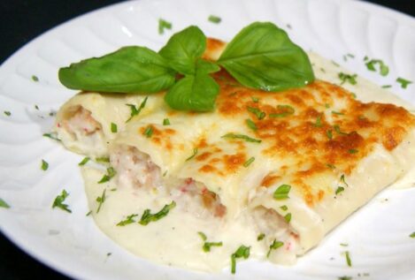 Canelones de puerro rellenos de langostinos y salmón ahumado con un toque gratinado
