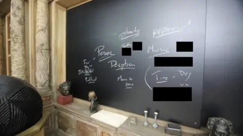 Las imágenes inéditas de la casa de una de las islas de Jeffrey Epstein