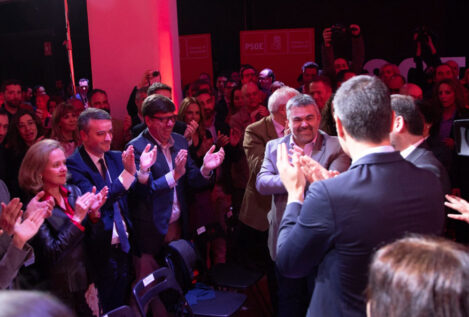 Sánchez ordena una «resolución terrible» sobre Salazar en una semana mientras busca al 'topo'