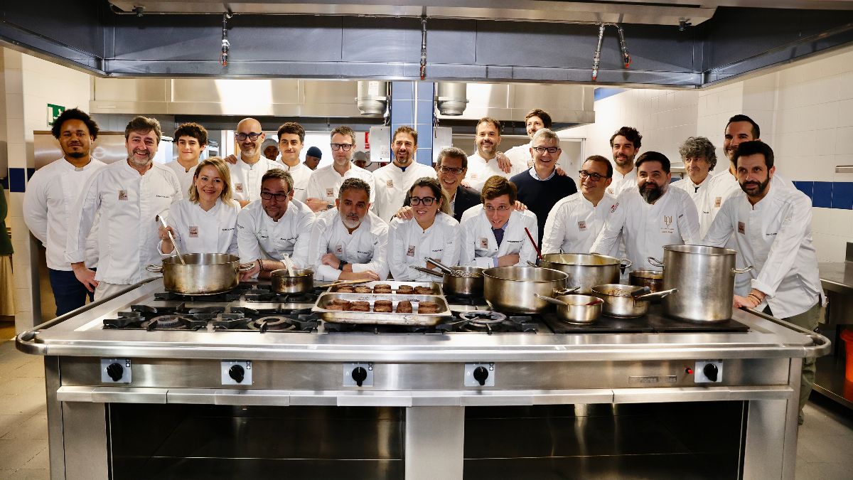 El espíritu navideño une a los chefs de la alta gastronomía española en una comida solidaria