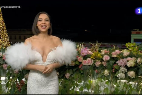 Chenoa intenta plantar cara a Pedroche en las Campanadas con un vestido de brillos y escote infinito