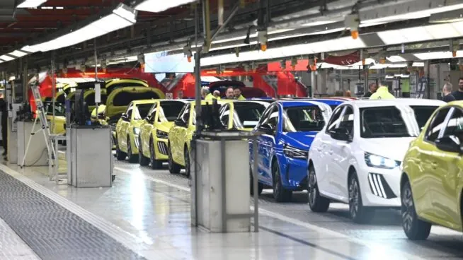 Stellantis anuncia un nuevo coche eléctrico accesible que fabricará en Italia desde 2028