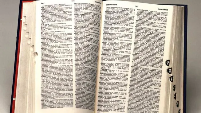 ¿Cómo se dice «a sí mismo» o «así mismo»?: usos y diferencias según la RAE
