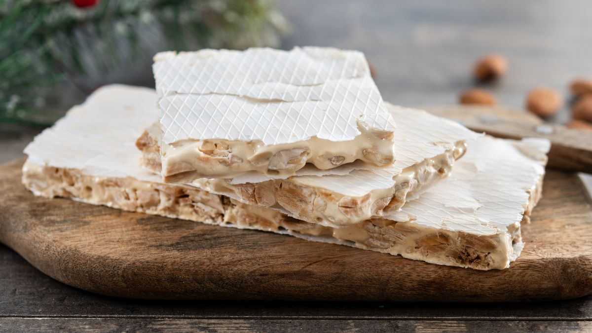 Cómo hacer el turrón duro en casa para esta Navidad: la receta de toda la vida con almendras