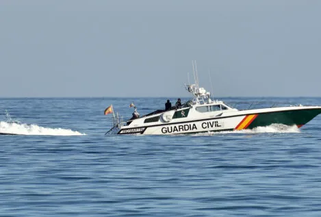 Los narcos desplazan su actividad a las playas de Barbate ante el cerco en el Guadalquivir
