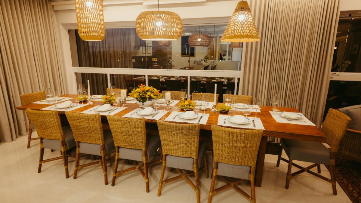 Despídete de las mesas de comedor en 2026: la nueva tendencia que maximiza el espacio