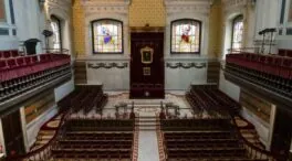 ¿«Detrás mío» o «detrás de mí»?: las claves para no equivocarse, según la RAE