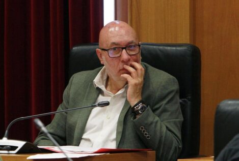 El alcalde de Barbadás descarta dimitir, pide la baja del PSOE y carga contra Besteiro