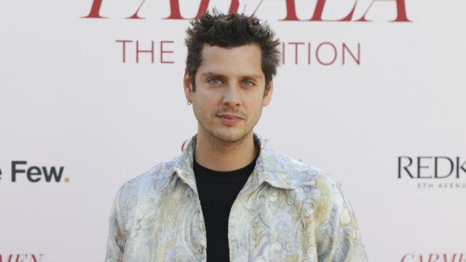 Eduardo Casanova, más allá del actor: varios novios «intensos», la soledad y su gran renacer