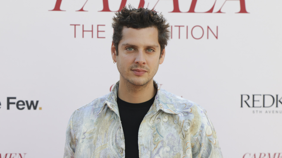 Eduardo Casanova, más allá del actor: varios novios «intensos», la soledad y su gran renacer