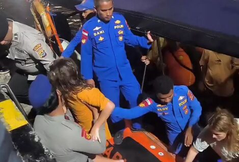 Una familia española desaparecida tras el naufragio de una embarcación en Indonesia