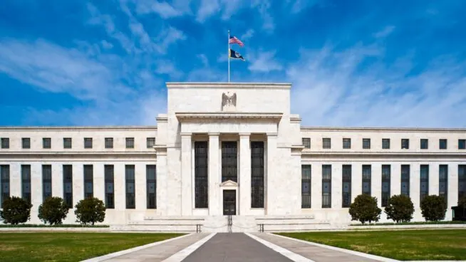 El candidato de Trump a la Fed ve margen para bajar los tipos en hasta 100 puntos