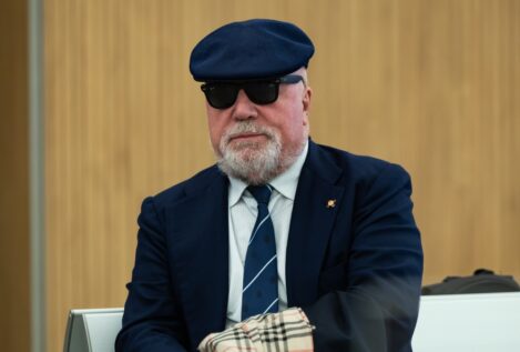 La Audiencia absuelve a Villarejo de los trabajos para Repsol y La Caixa por prescripción