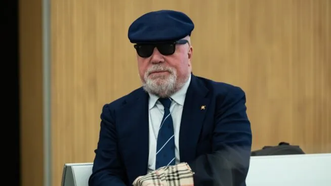 La Audiencia absuelve a Villarejo de los trabajos para Repsol y La Caixa por prescripción