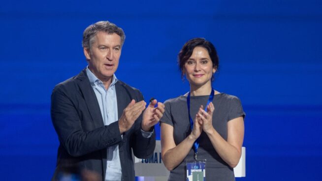 Feijóo y Ayuso celebran la victoria «abrumadora» y «aplastante» de Kast en Chile