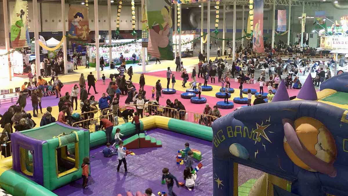 El parque de ocio infantil Navival abre con carruseles y atracciones en Valladolid