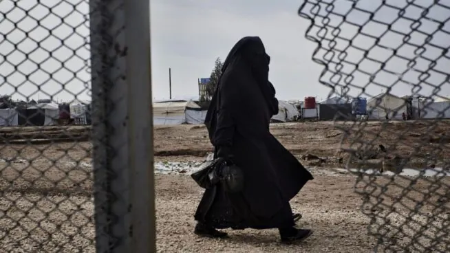 Repatriadas una mujer y un niño de un campo de desplazados en Siria vinculado al ISIS