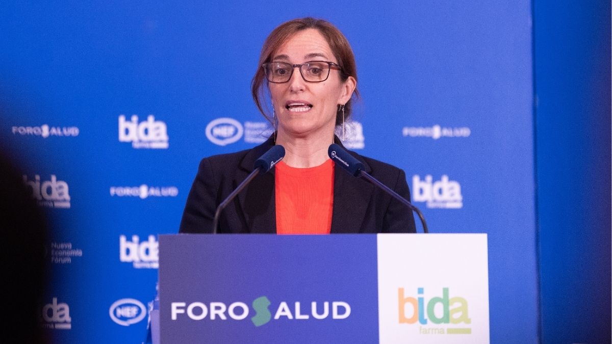 Mónica García ve «corrupción institucional» en la gestión de los hospitales madrileños