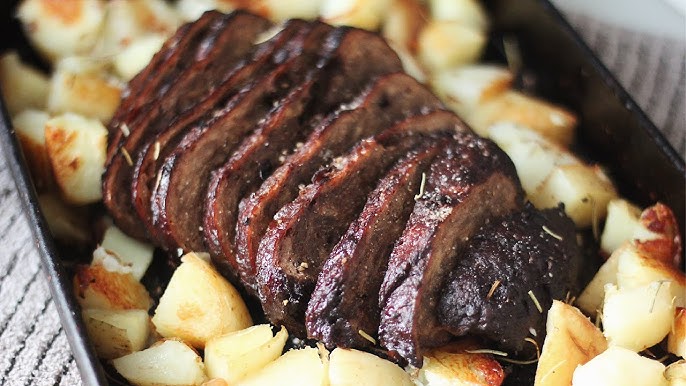 Asado de seitán y patatas. Canva