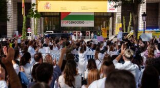 Los sindicatos convocan una huelga indefinida de todo el personal sanitario desde enero