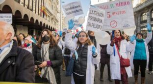 Los sindicatos acuerdan con Sanidad suspender la huelga indefinida sanitaria