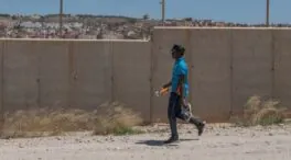 Vuela a Gran Canaria con su hijo, lo abandona e intenta regresar a Marruecos