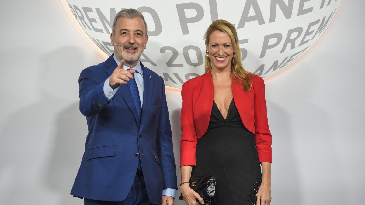 Collboni enciende al nacionalismo catalán con sus nuevas becas para escritores americanos