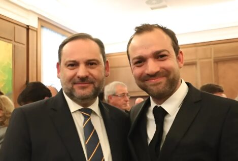 Víctor, el hijo de Ábalos que rompe su silencio: un «profesional de acción» que está casado