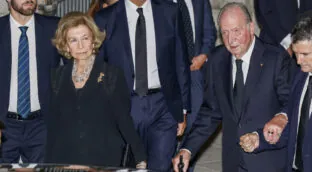 Los 15 adjetivos que el rey Juan Carlos dedica a su «Sofi»: «Es una reina metódica y bondadosa»