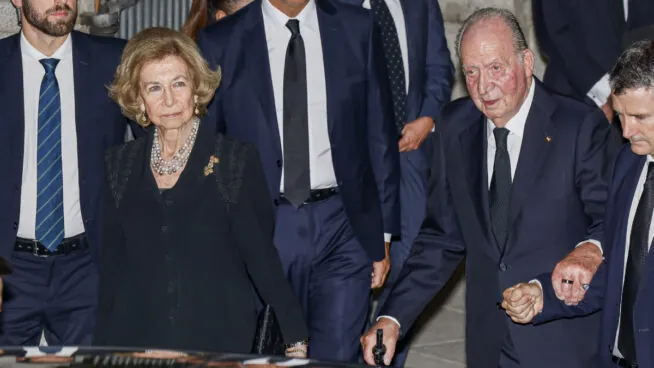 Los 15 adjetivos que el rey Juan Carlos dedica a su «Sofi»: «Es una reina metódica y bondadosa»
