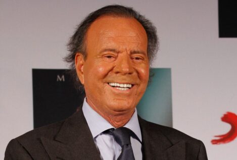 La casa en Galicia que Julio Iglesias se resiste a estrenar: una finca con piscina y lago incluidos