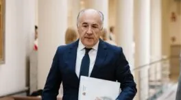 El alcalde de Algeciras deja su militancia en el PP para defenderse tras la denuncia del PSOE