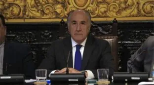 El alcalde de Algeciras se querella contra Alvise por «coacciones, amenazas y acoso»
