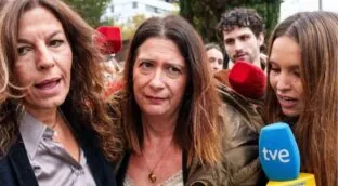 El PSOE admite que pagó 15.600 euros a Leire Díez en 2017 por trabajos «como periodista»