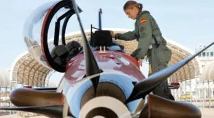 Leonor completa su primer vuelo en solitario con el avión Pilatus del Ejército del Aire