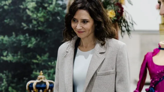 Ayuso anuncia un plan para reducir «trámites» y «mejorar la atención» a discapacitados