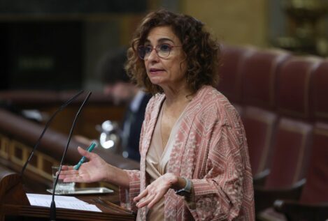 El Congreso vuelve a tumbar la senda de déficit en la semana 'horribilis' de María Jesús Montero