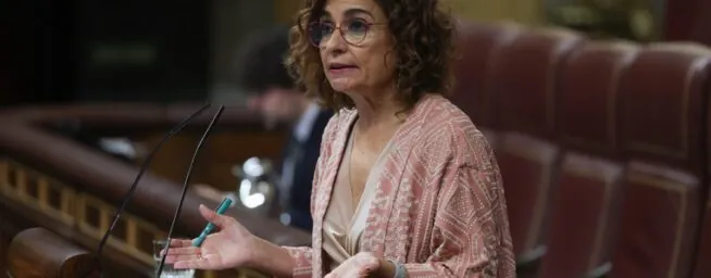 El Congreso vuelve a tumbar la senda de déficit en la semana 'horribilis' de María Jesús Montero