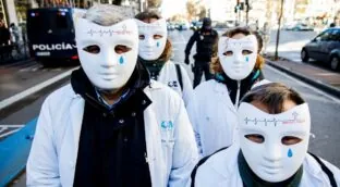 La atención primaria en la UE, al límite: solo uno de cada cinco facultativos es médico de familia 