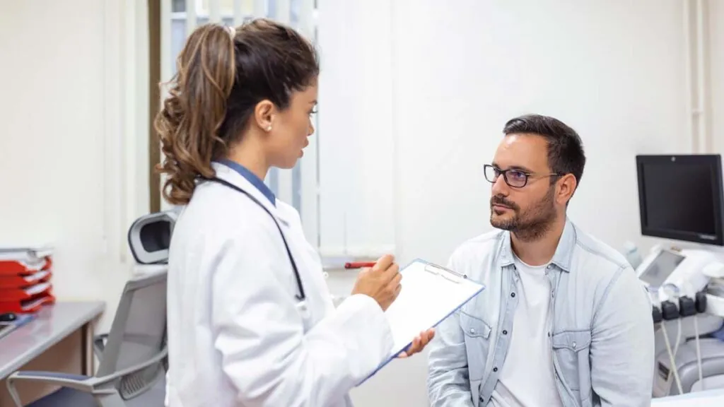 mutaciones-esperma-envejecimiento-preocupado-medico