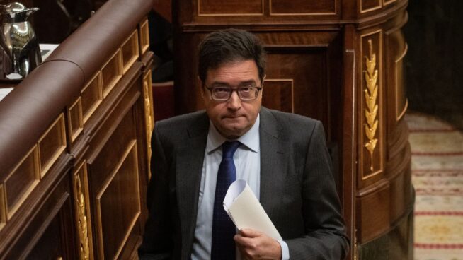 La consulta de Óscar López sobre las bandas de frecuencia solo recibe 18 propuestas