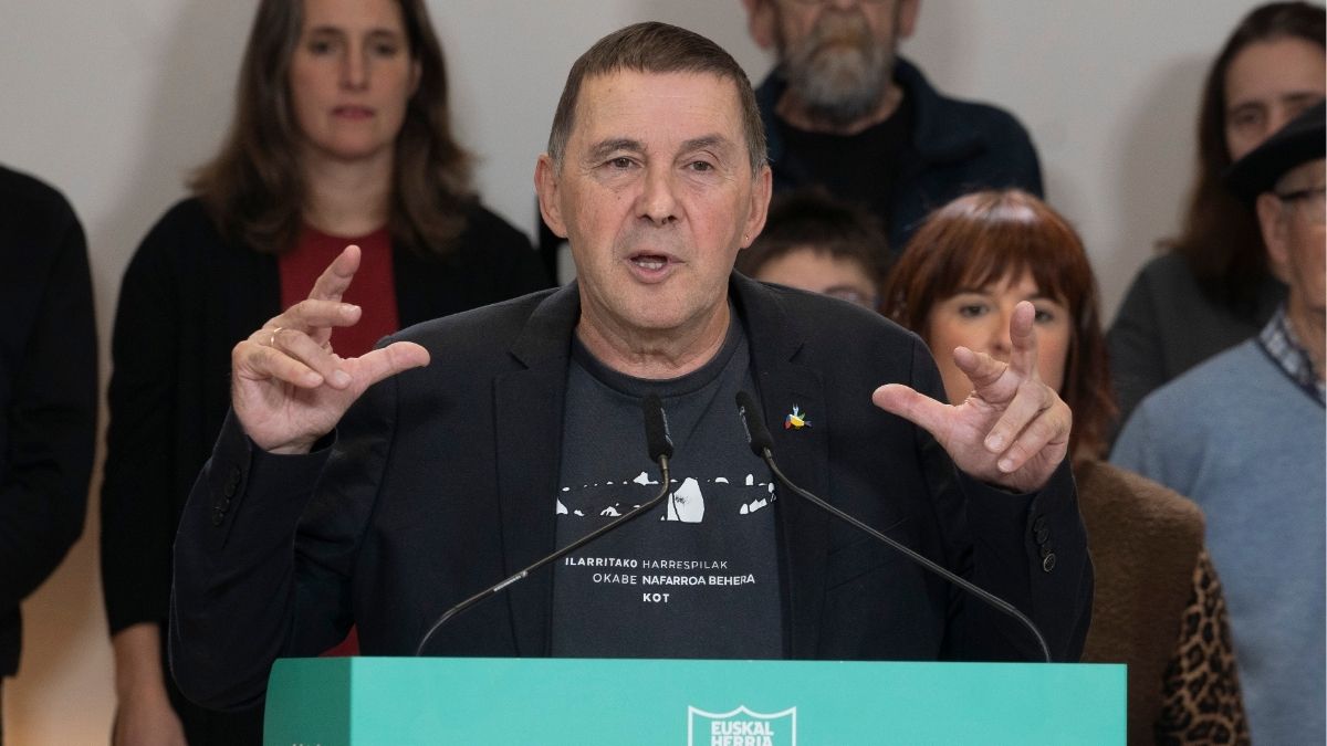 Otegi señala que la izquierda tiene que ser «ejemplar» porque, si no, «la gente se aleja»
