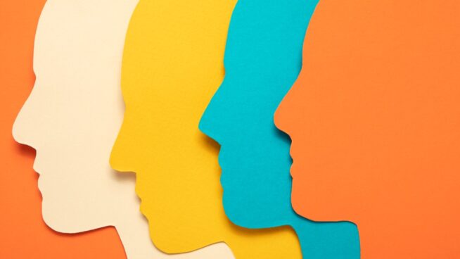 Qué es ser «otrovertido»: el nuevo término que cuestiona la introversión y la extroversión